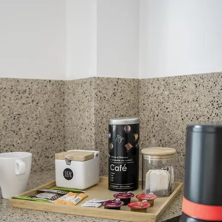 Black And White 1 11 Aparthotel Tarifa