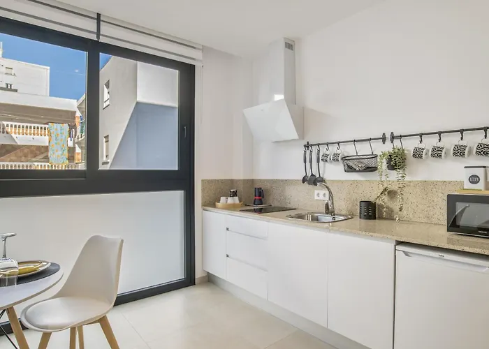 Black And White 1 11 4*