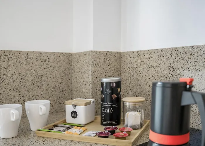 Black And White 1 11 Aparthotel Tarifa