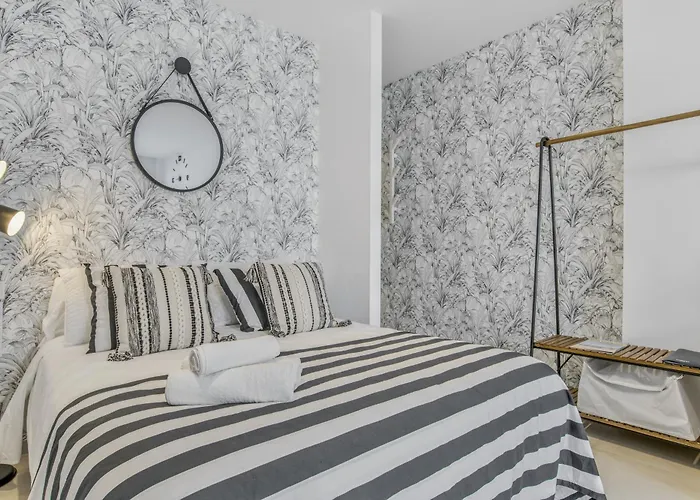 Aparthotel Black And White 1 11 4*