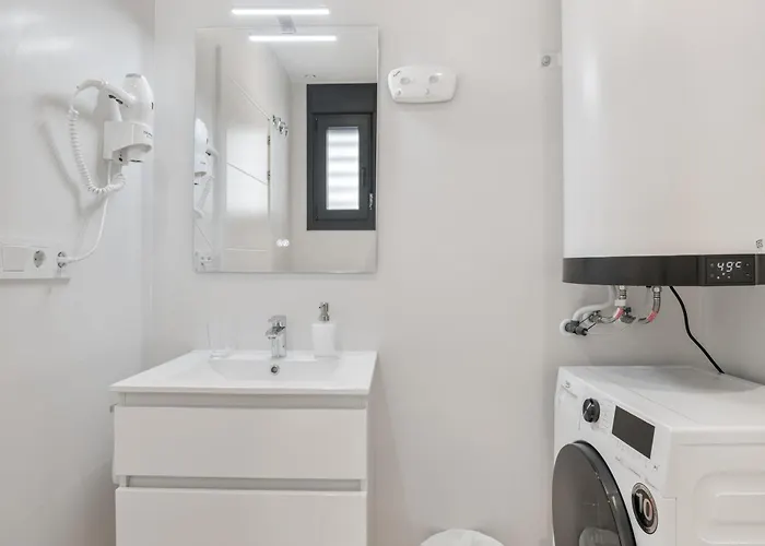 Black And White 1 11 4* Tarifa