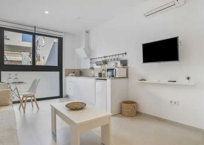 Aparthotel Black And White 1 11 Tarifa